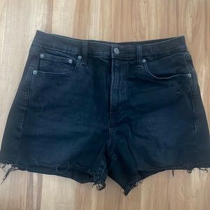 GAP 4” high rise shorts size 31/12